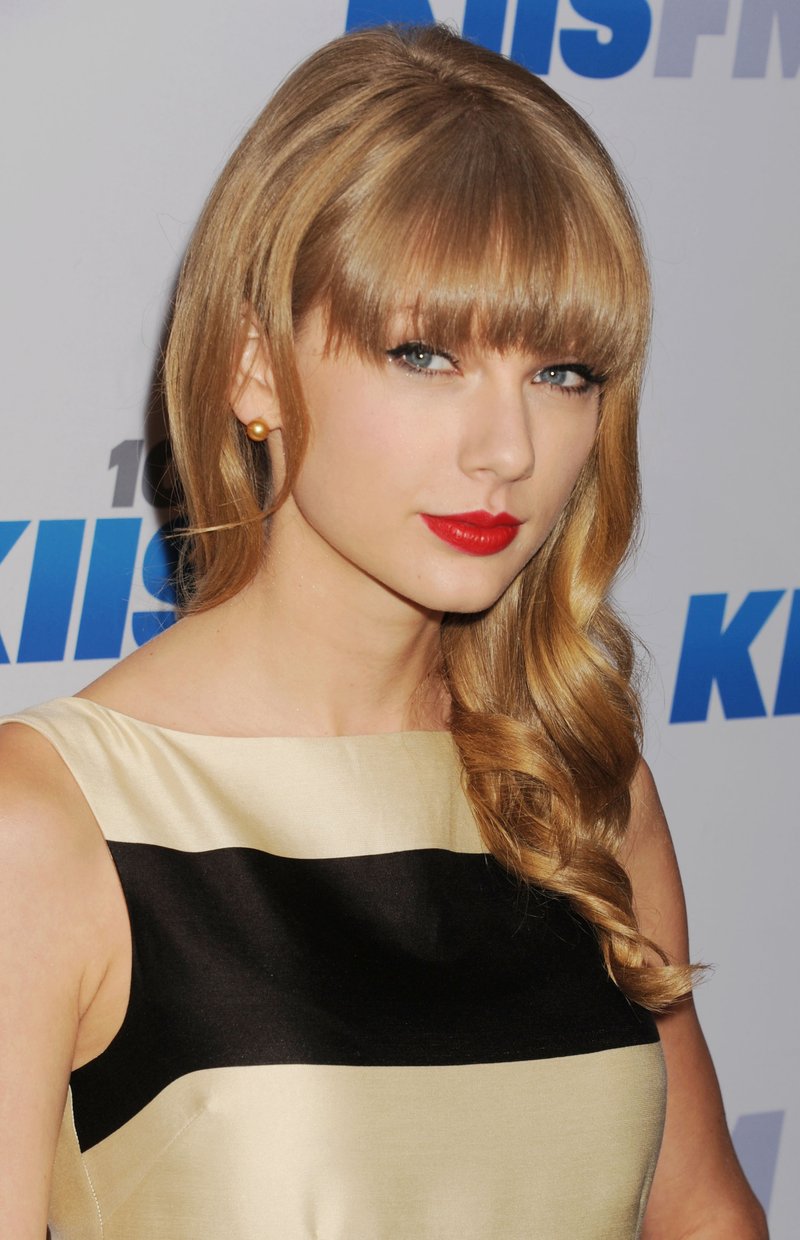 Taylor Swift at KIIS FM's 2012 Jingle Ball — photo 38