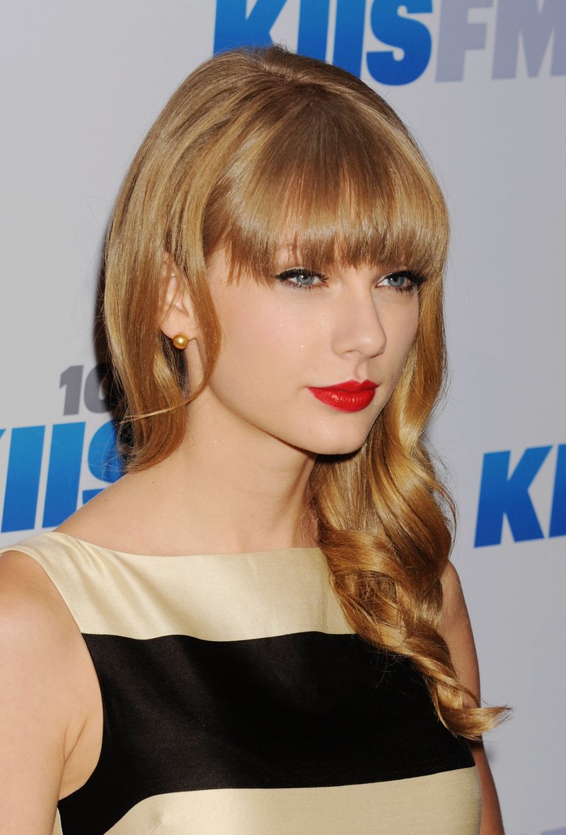 Taylor Swift at KIIS FM's 2012 Jingle Ball — photo 43
