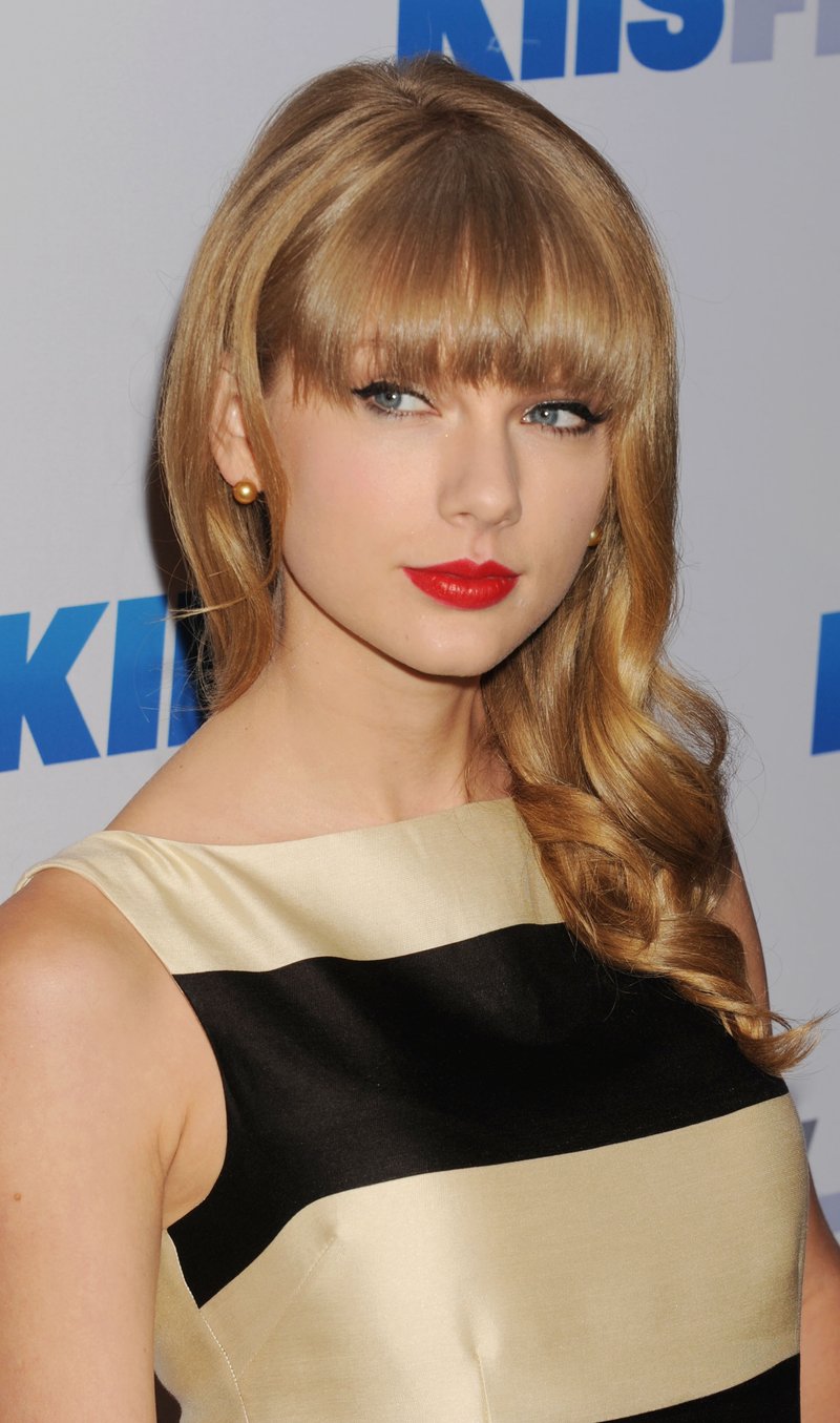 Taylor Swift at KIIS FM's 2012 Jingle Ball — photo 54