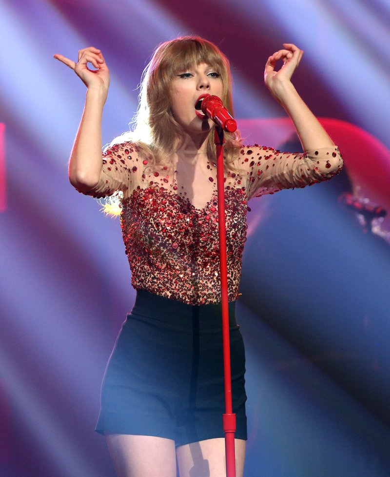 Taylor Swift at KIIS FM's 2012 Jingle Ball — photo 96