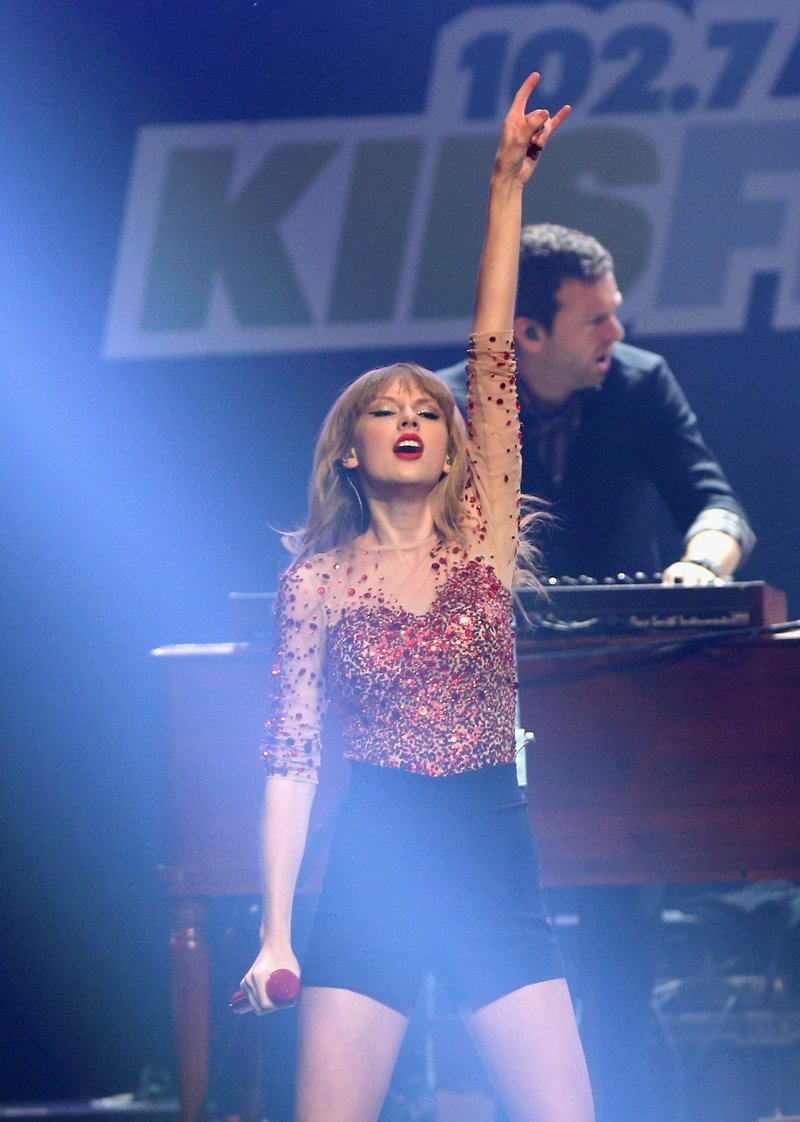 Taylor Swift at KIIS FM's 2012 Jingle Ball — photo 103