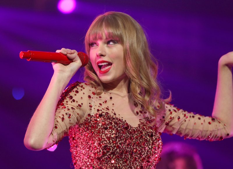 Taylor Swift at KIIS FM's 2012 Jingle Ball — photo 105