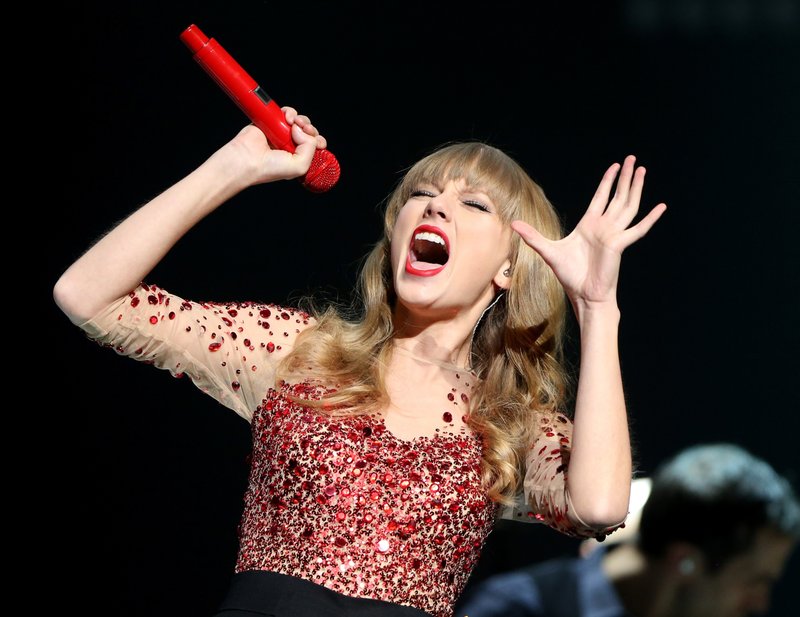Taylor Swift at KIIS FM's 2012 Jingle Ball — photo 107