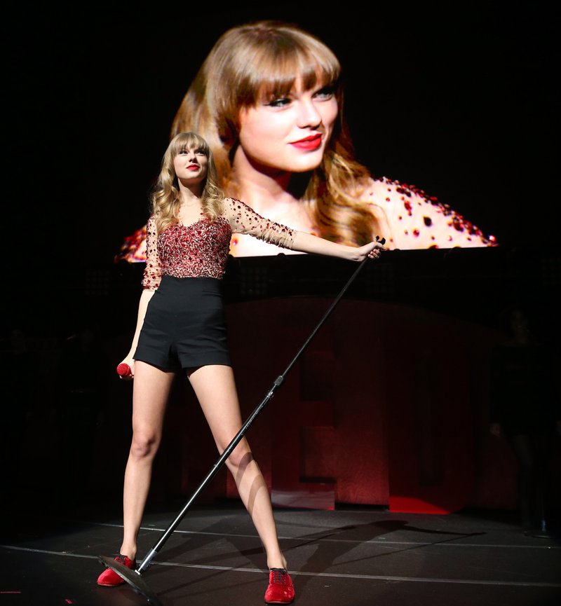 Taylor Swift at KIIS FM's 2012 Jingle Ball — photo 112