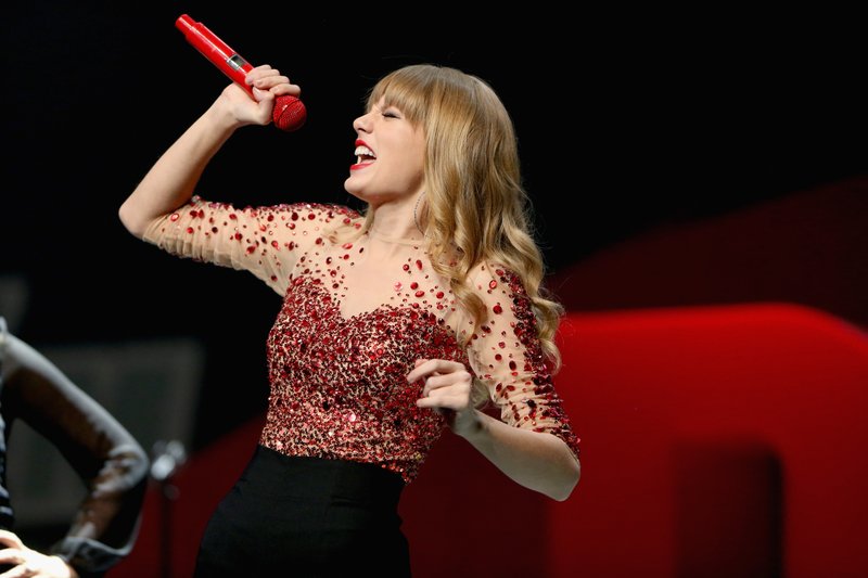 Taylor Swift at KIIS FM's 2012 Jingle Ball — photo 127
