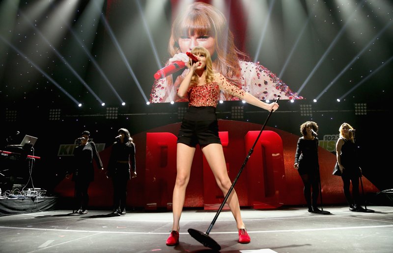 Taylor Swift at KIIS FM's 2012 Jingle Ball — photo 138