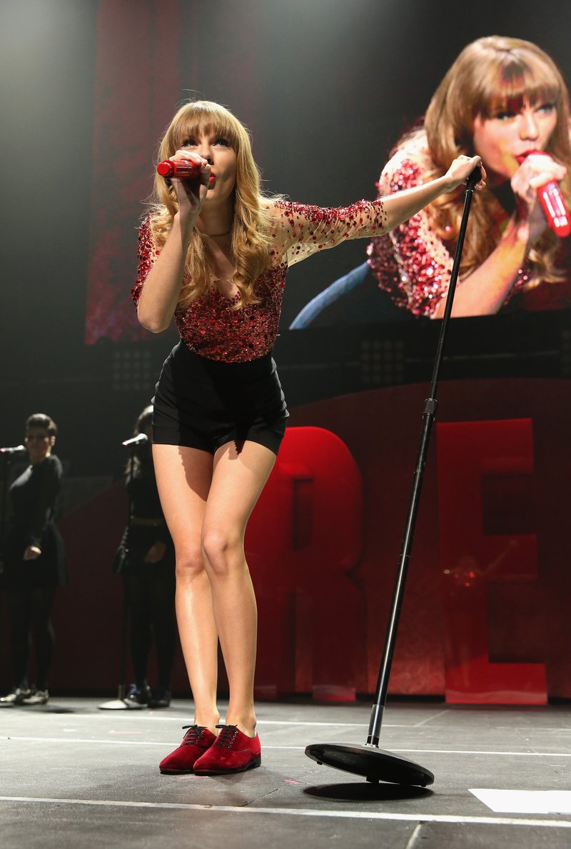 Taylor Swift at KIIS FM's 2012 Jingle Ball — photo 151