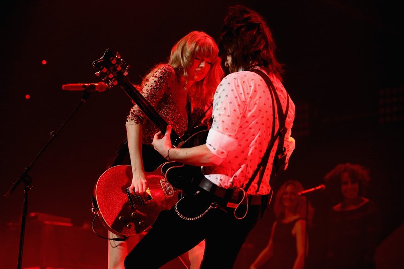 Taylor Swift at KIIS FM's 2012 Jingle Ball — photo 176