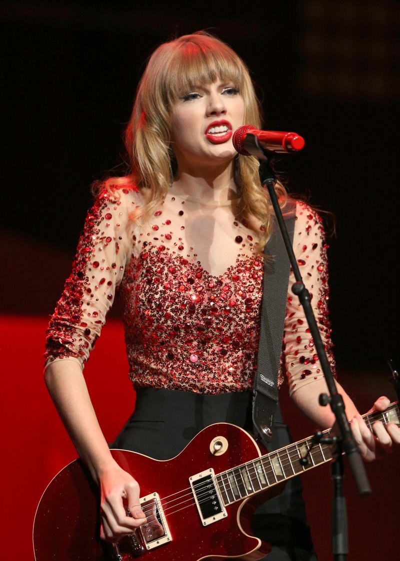 Taylor Swift at KIIS FM's 2012 Jingle Ball — photo 195