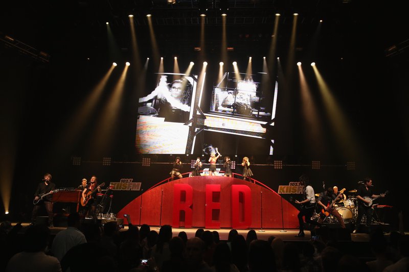 Taylor Swift at KIIS FM's 2012 Jingle Ball — photo 202