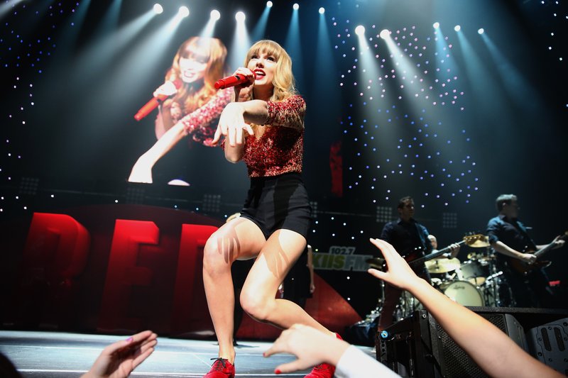 Taylor Swift at KIIS FM's 2012 Jingle Ball — photo 215