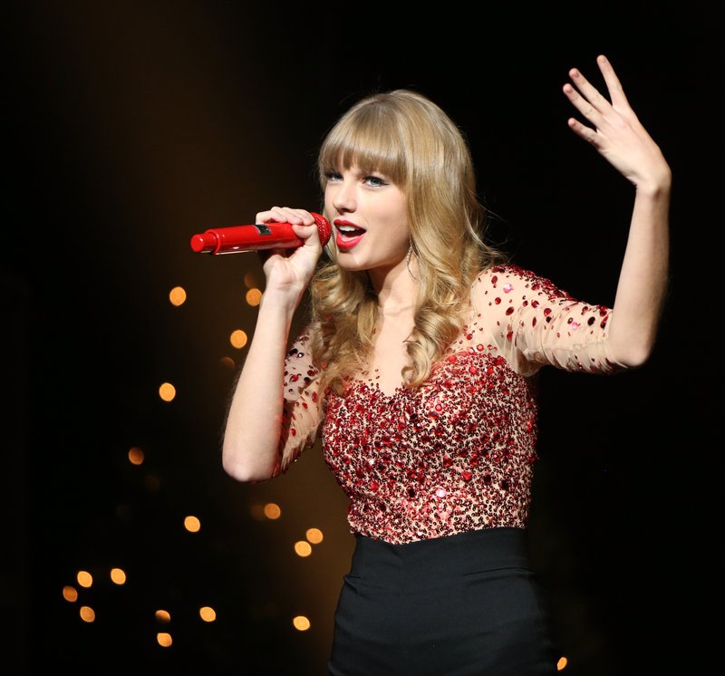 Taylor Swift at KIIS FM's 2012 Jingle Ball — photo 218
