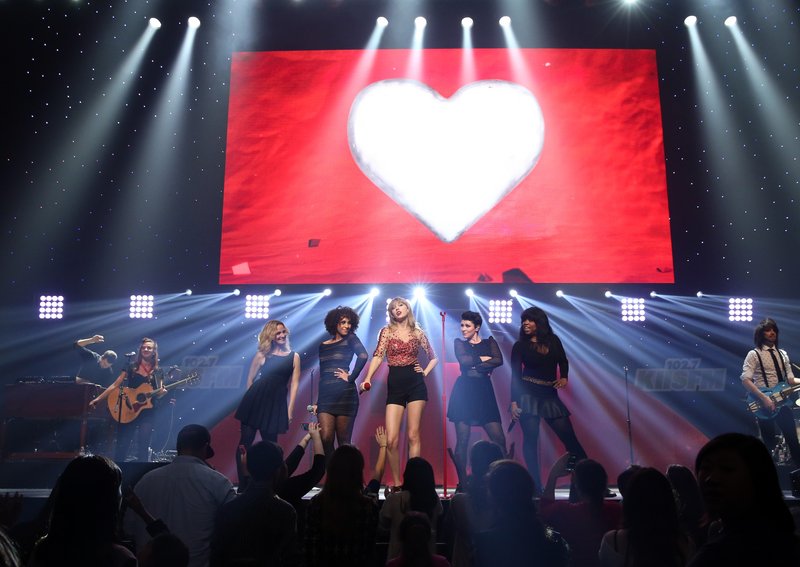 Taylor Swift at KIIS FM's 2012 Jingle Ball — photo 231