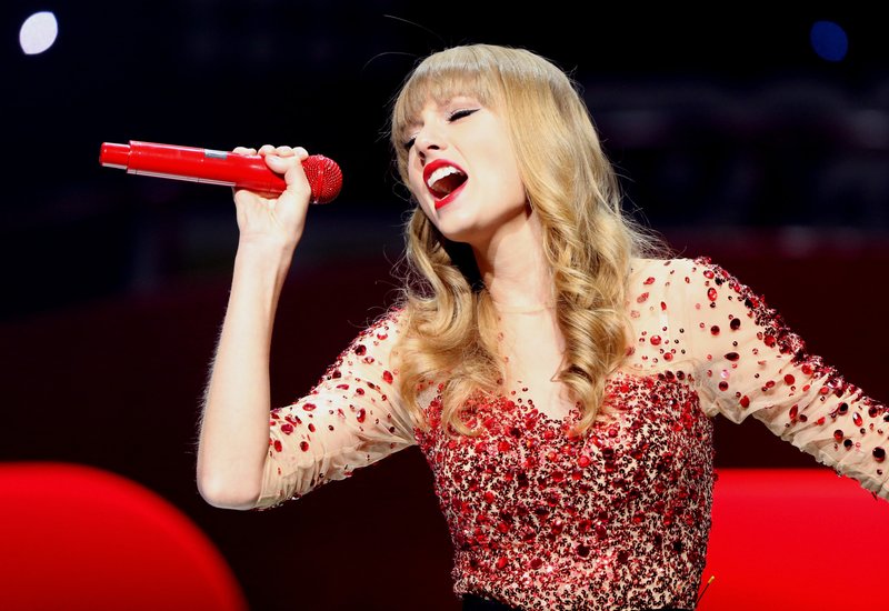 Taylor Swift at KIIS FM's 2012 Jingle Ball — photo 238