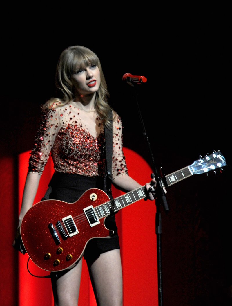 Taylor Swift at KIIS FM's 2012 Jingle Ball — photo 239