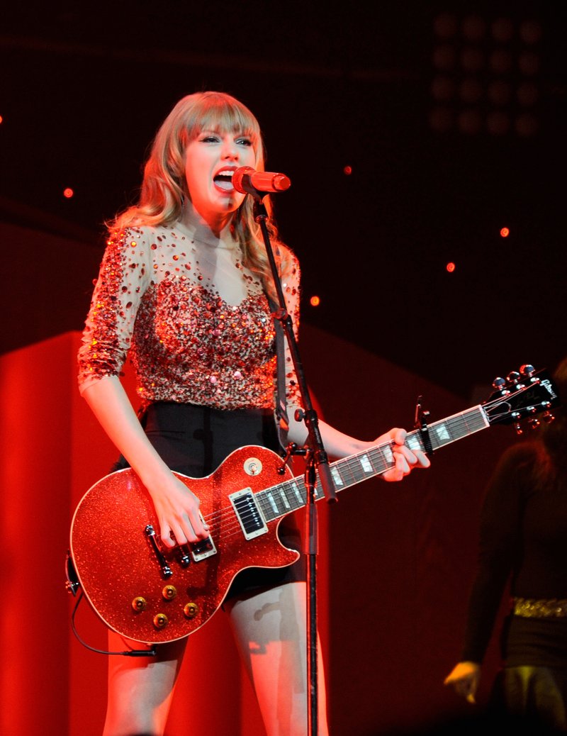 Taylor Swift at KIIS FM's 2012 Jingle Ball — photo 243