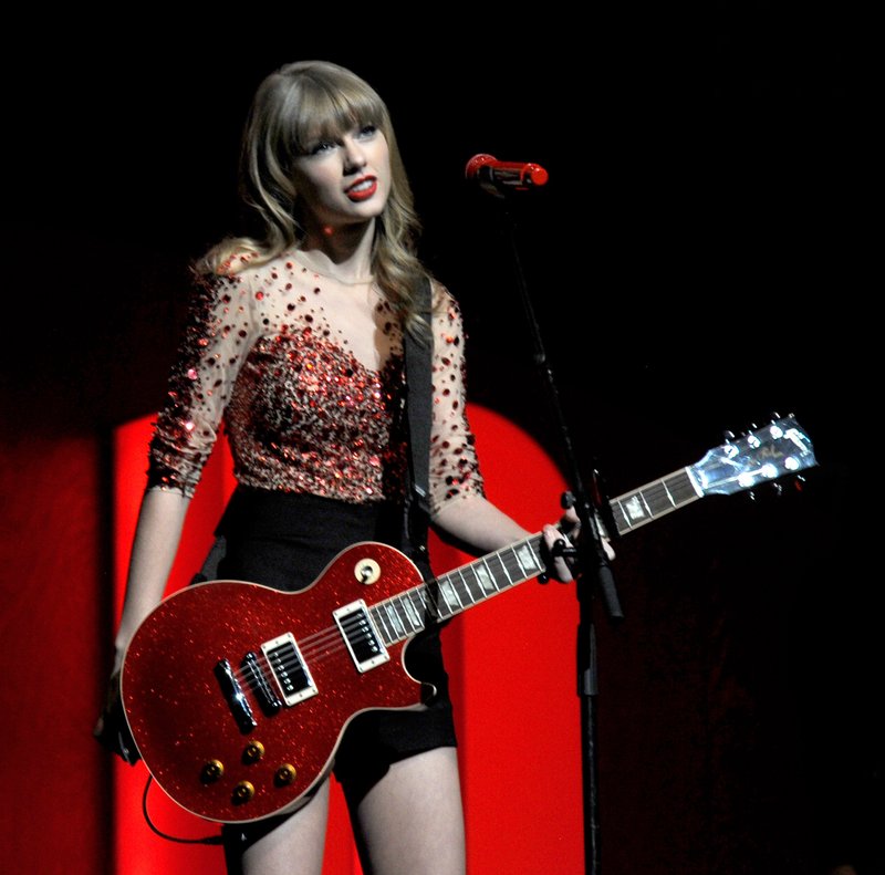 Taylor Swift at KIIS FM's 2012 Jingle Ball — photo 244