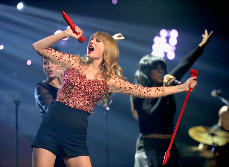 Taylor Swift at KIIS FM's 2012 Jingle Ball — photo 246
