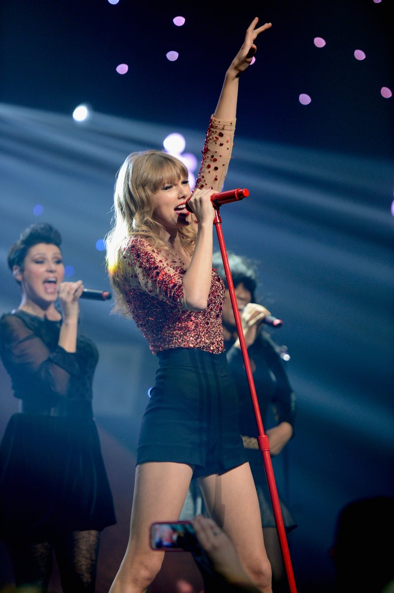 Taylor Swift at KIIS FM's 2012 Jingle Ball — photo 259