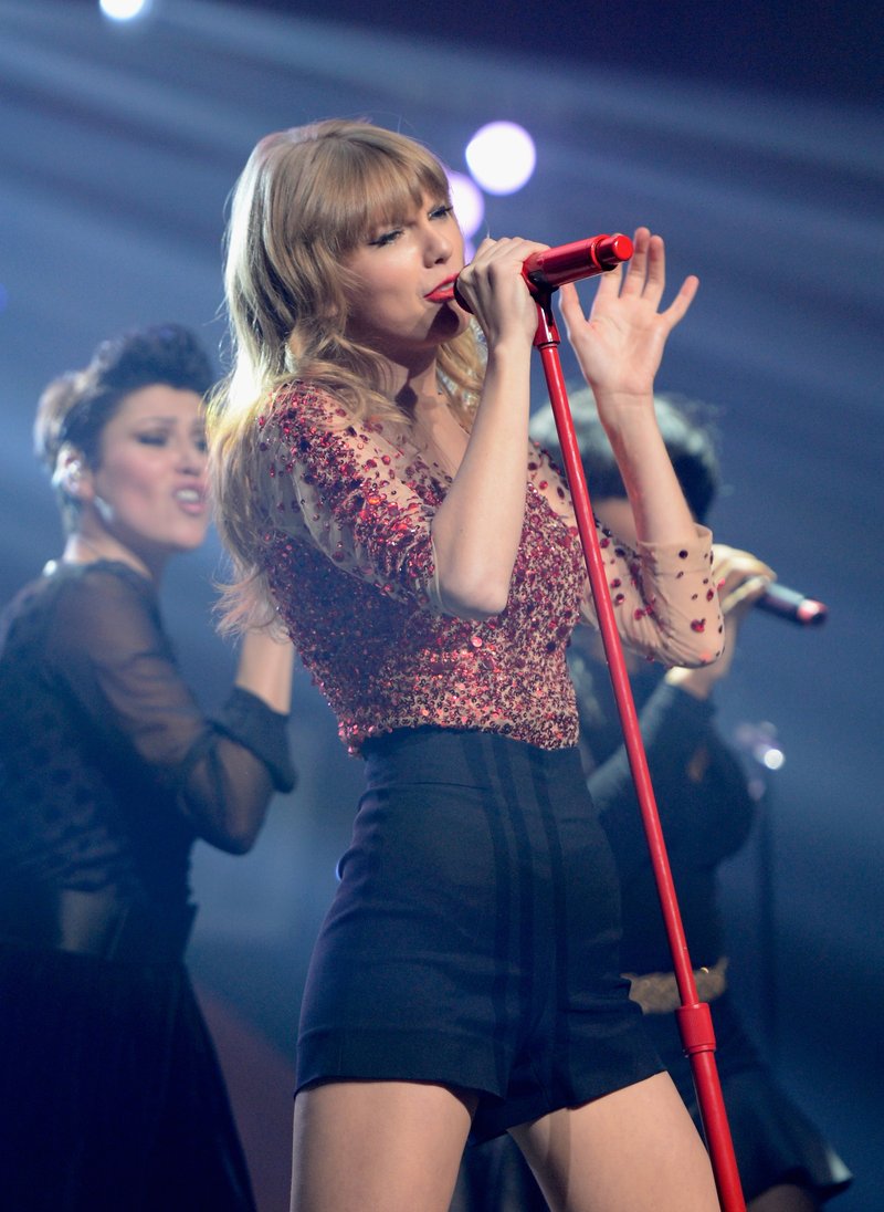 Taylor Swift at KIIS FM's 2012 Jingle Ball — photo 286