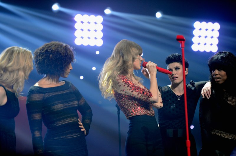 Taylor Swift at KIIS FM's 2012 Jingle Ball — photo 288