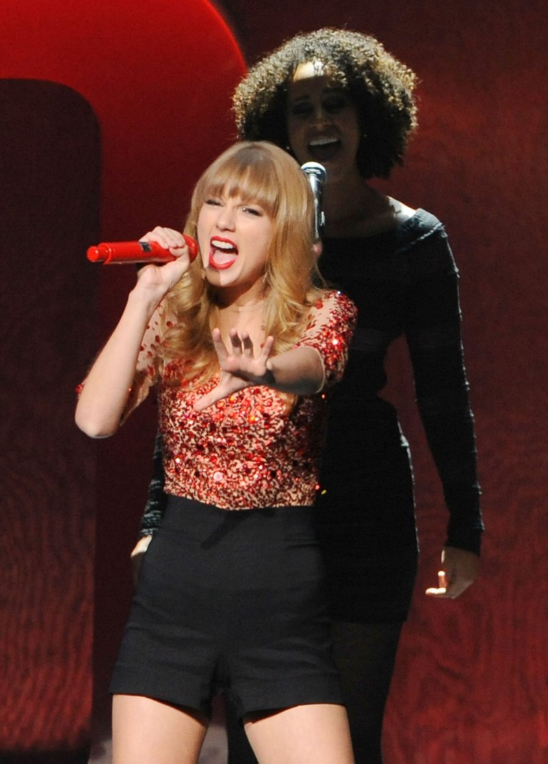 Taylor Swift at KIIS FM's 2012 Jingle Ball — photo 341