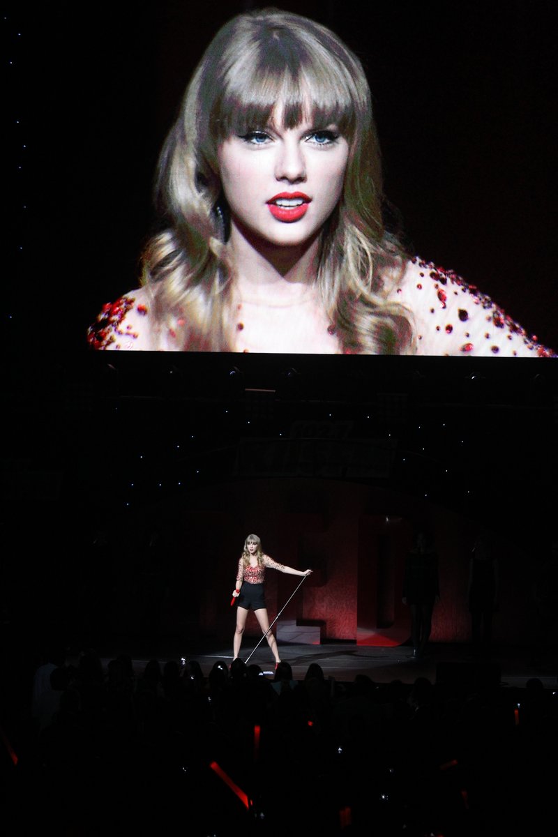 Taylor Swift at KIIS FM's 2012 Jingle Ball — photo 353