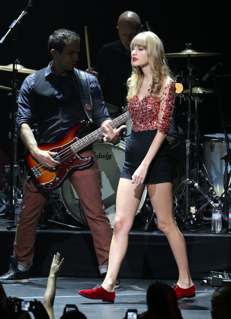 Taylor Swift at KIIS FM's 2012 Jingle Ball — photo 391