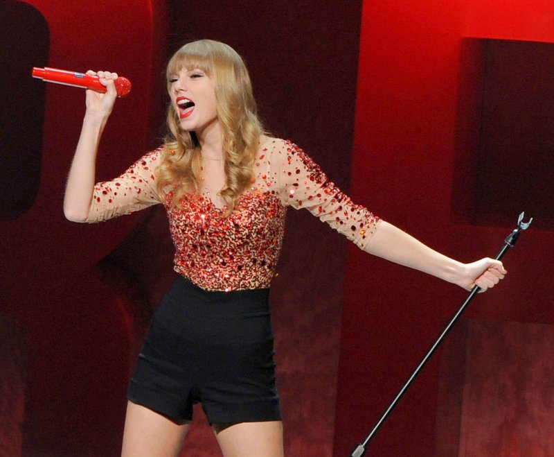 Taylor Swift at KIIS FM's 2012 Jingle Ball — photo 413