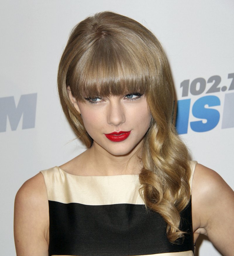 Taylor Swift at KIIS FM's 2012 Jingle Ball — photo 434