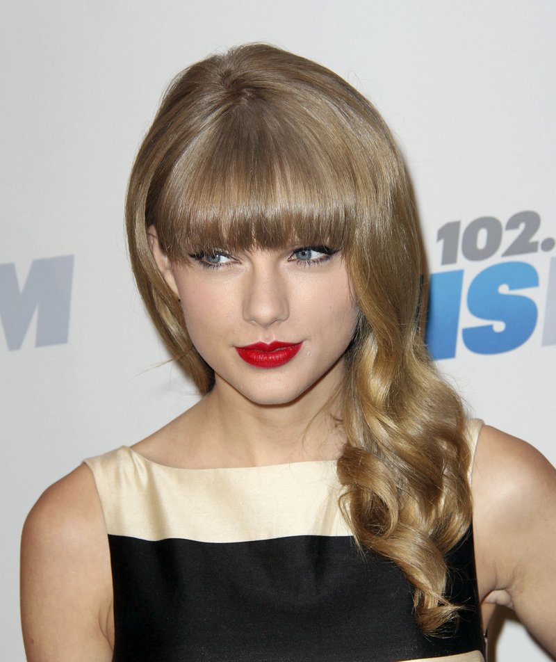 Taylor Swift at KIIS FM's 2012 Jingle Ball — photo 435