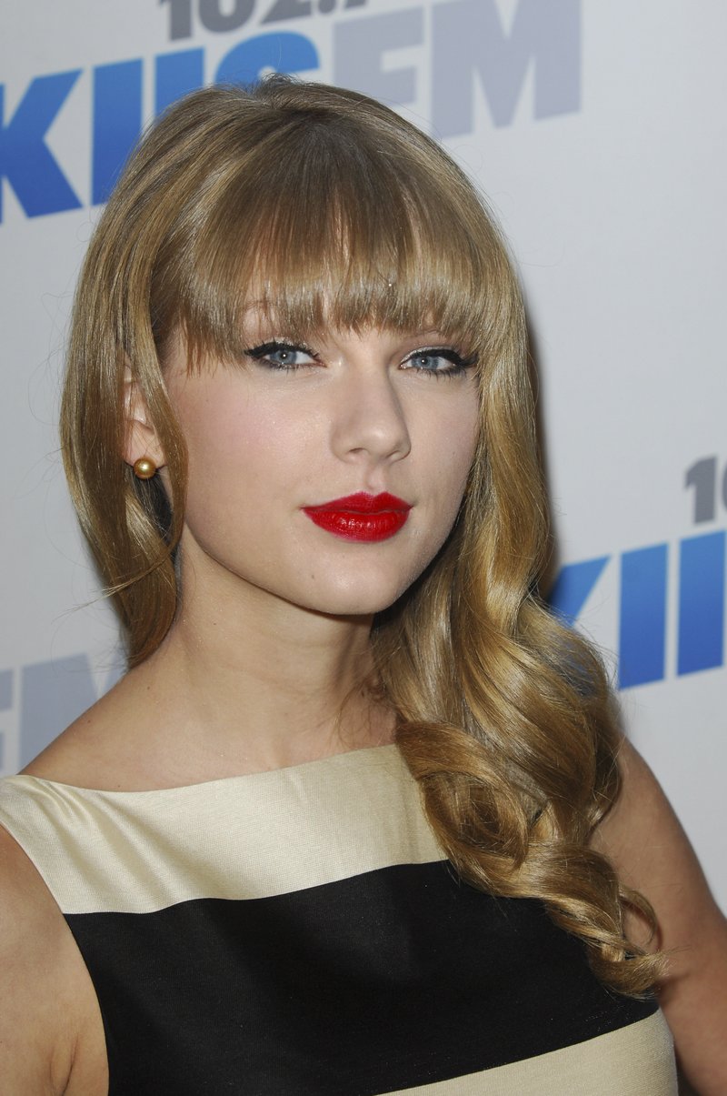 Taylor Swift at KIIS FM's 2012 Jingle Ball — photo 447