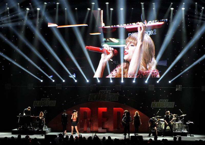 Taylor Swift at KIIS FM's 2012 Jingle Ball — photo 502