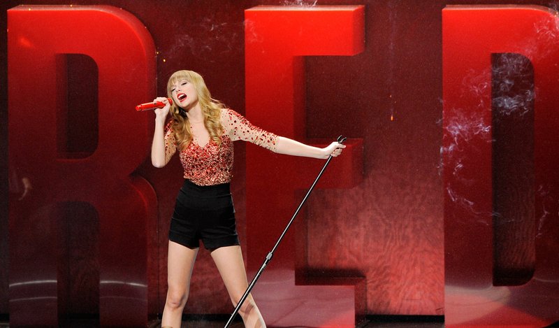 Taylor Swift at KIIS FM's 2012 Jingle Ball — photo 503