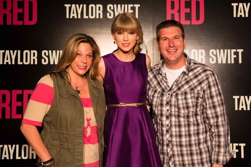 Taylor Swift at Red Album Launch Party — photo 5