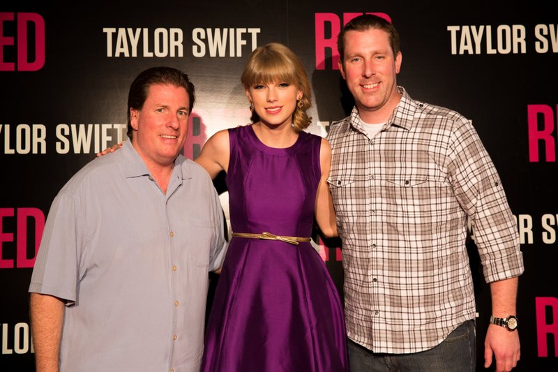 Taylor Swift at Red Album Launch Party — photo 6