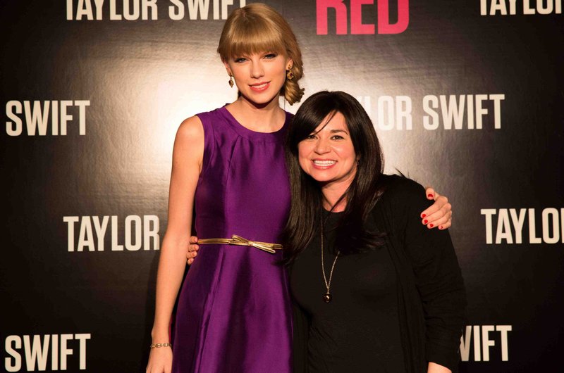 Taylor Swift at Red Album Launch Party — photo 7