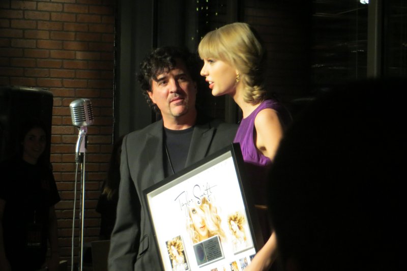 Taylor Swift at Red Album Launch Party — photo 18