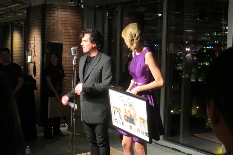 Taylor Swift at Red Album Launch Party — photo 19