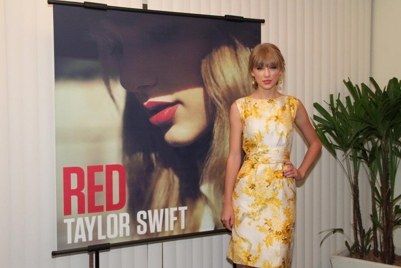 Taylor Swift at Red Rio de Janeiro Press Conference — photo 14