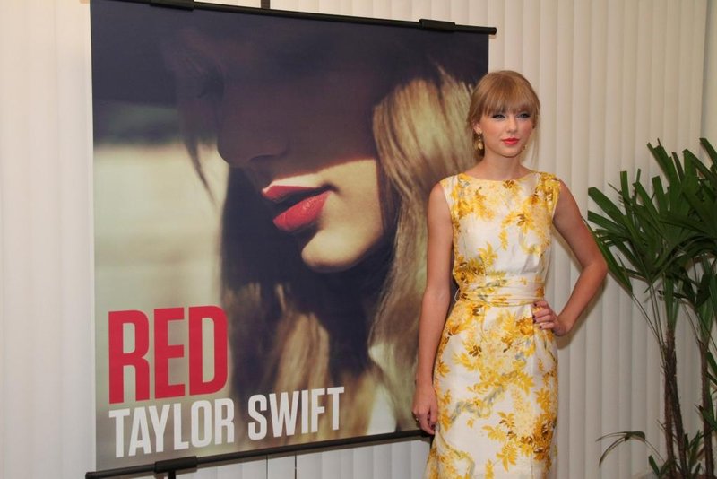 Taylor Swift at Red Rio de Janeiro Press Conference — photo 15