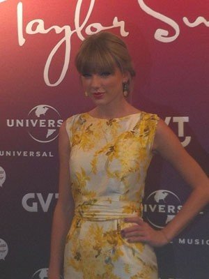 Taylor Swift at Red Rio de Janeiro Press Conference — photo 26