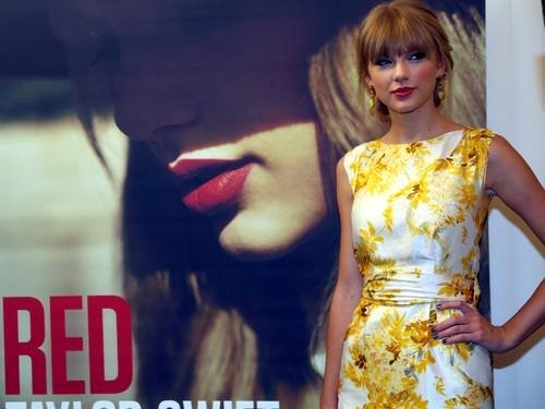 Taylor Swift at Red Rio de Janeiro Press Conference — photo 39