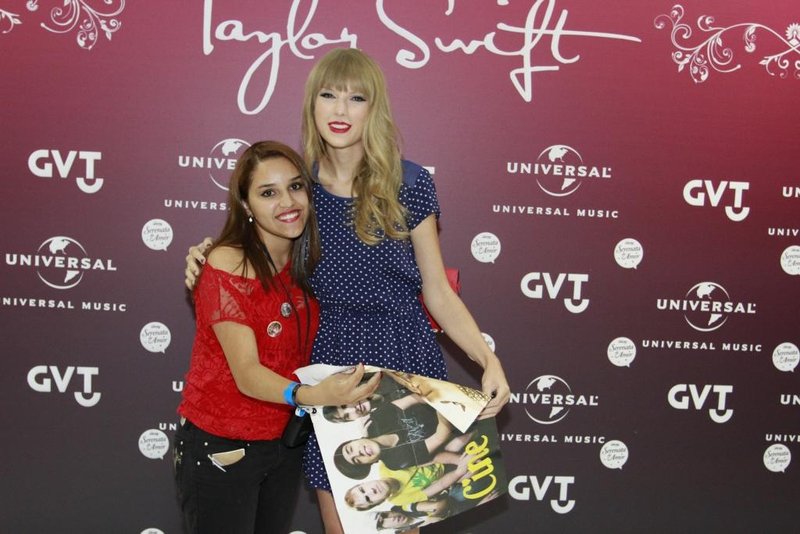 Taylor Swift at Rio de Janeiro Meet & Greet — photo 5