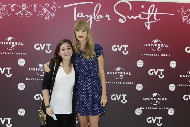 Taylor Swift at Rio de Janeiro Meet & Greet — photo 13