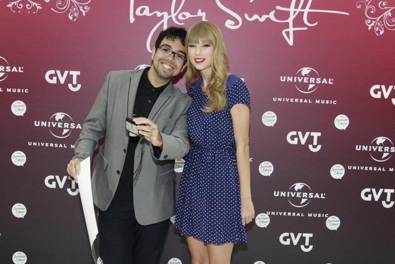 Taylor Swift at Rio de Janeiro Meet & Greet — photo 15
