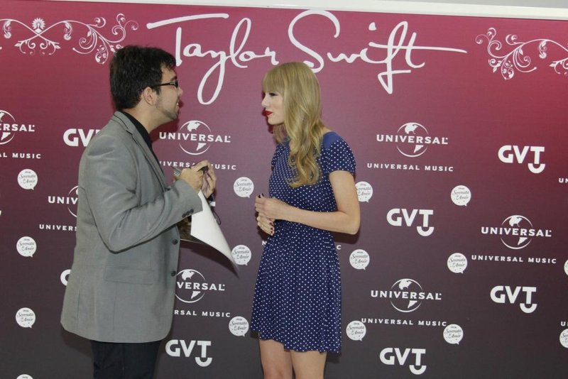 Taylor Swift at Rio de Janeiro Meet & Greet — photo 16