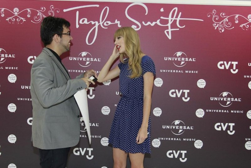Taylor Swift at Rio de Janeiro Meet & Greet — photo 17