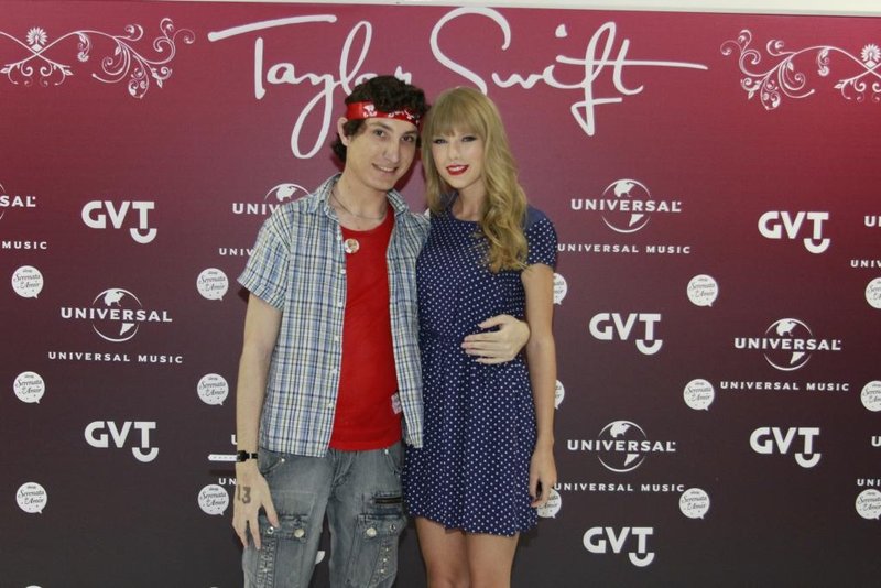 Taylor Swift at Rio de Janeiro Meet & Greet — photo 18