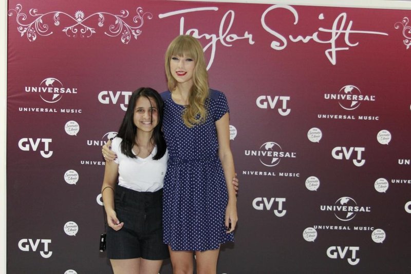 Taylor Swift at Rio de Janeiro Meet & Greet — photo 20